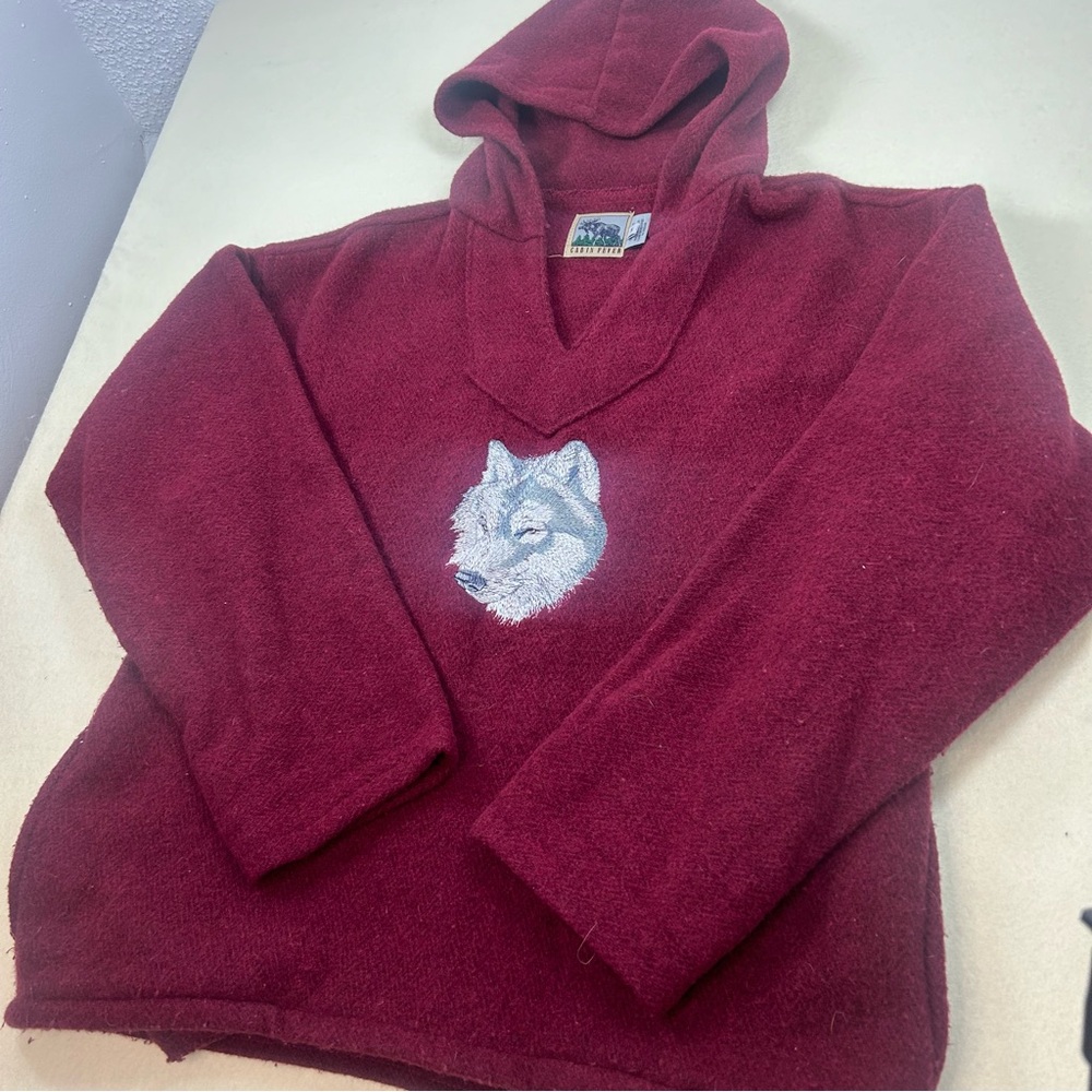 TartanSweatshirtEmbroidered Wolf VTG  Red Hooded Sweater with Wolf Design